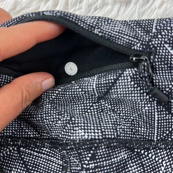 Lululemon Tight Stuff Tight II (25") Formation Alpine White Black - Picture 9 of 9